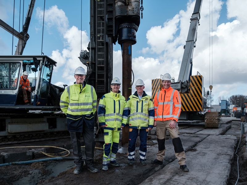 nieuws-vattenfall-medewerkers-op-werkplaats-buiten-2000x1333.jpg