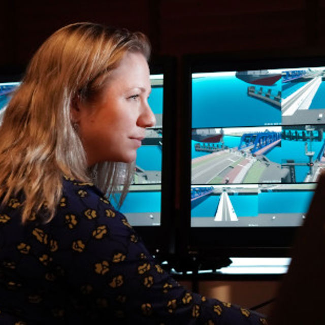 markt-infra-vrouw-bij-schermen-800x309.jpg