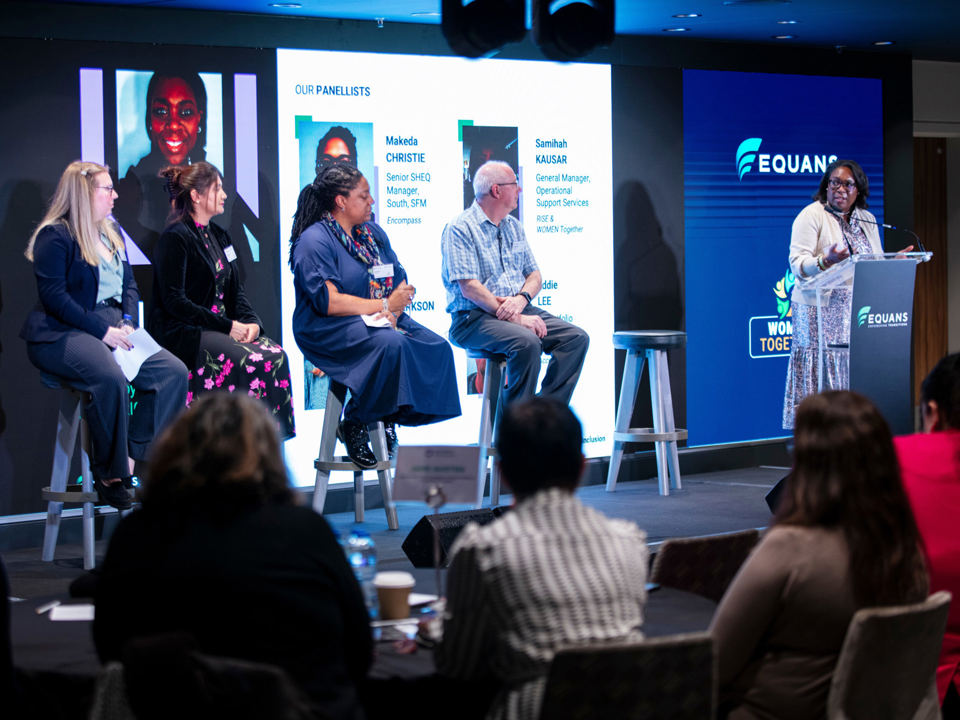 over-ons-events-equans-uk-iwd-podium-en-publiek-2000x1333.jpg