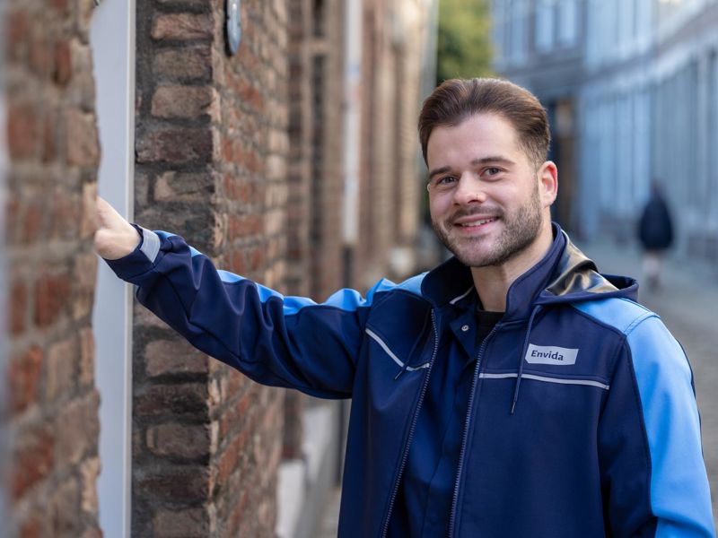 case-envida-medewerker-lachende-man-buiten-1650x1100.jpg
