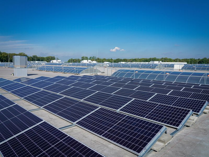 nieuws-brightlands-chemelot-campus-zonnepanelen-2000x1333.jpg