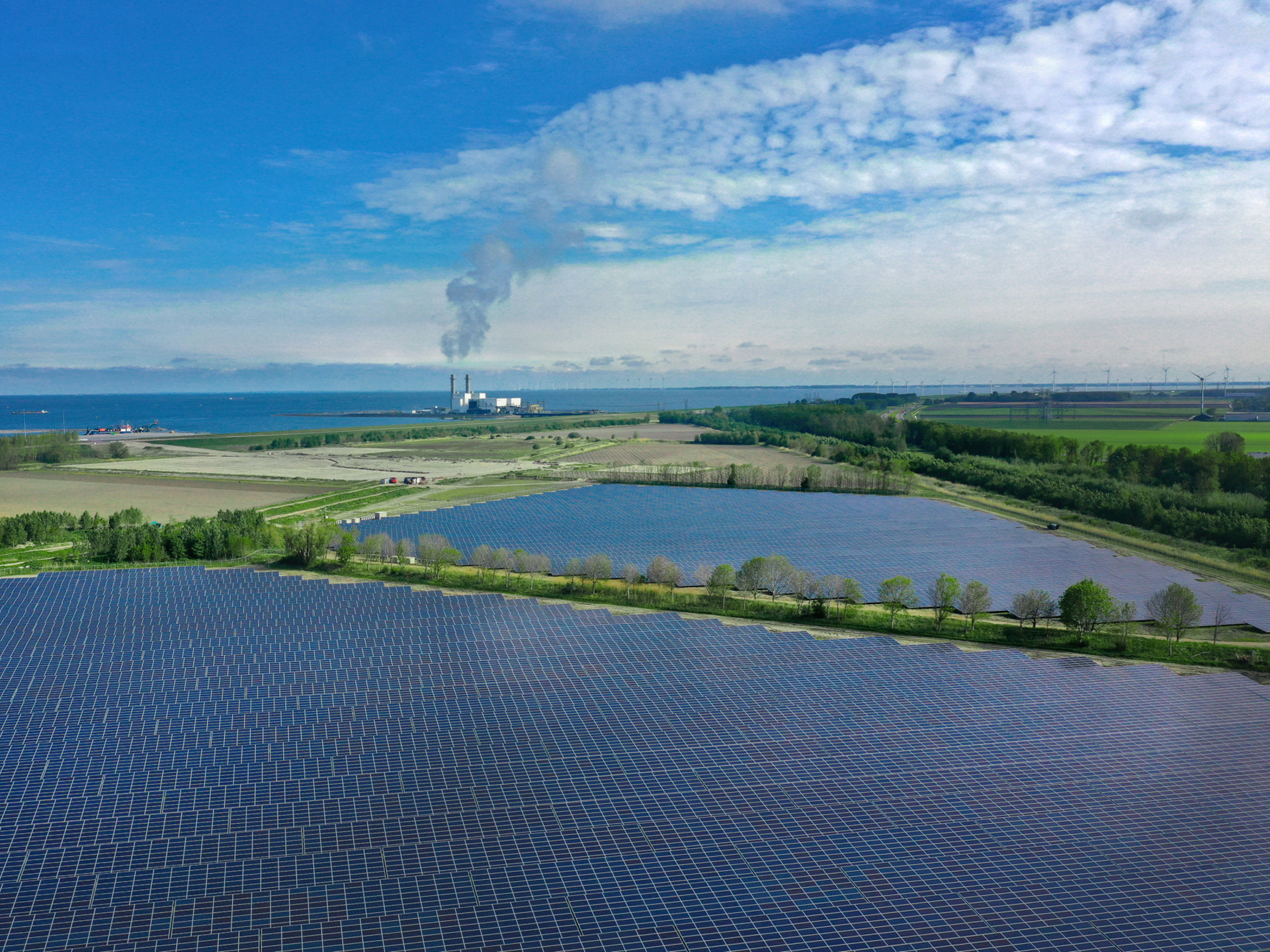 oplossingen-smartgrid-flevoland-zonnepark-flevokust-lelystad-2000x1292.jpg