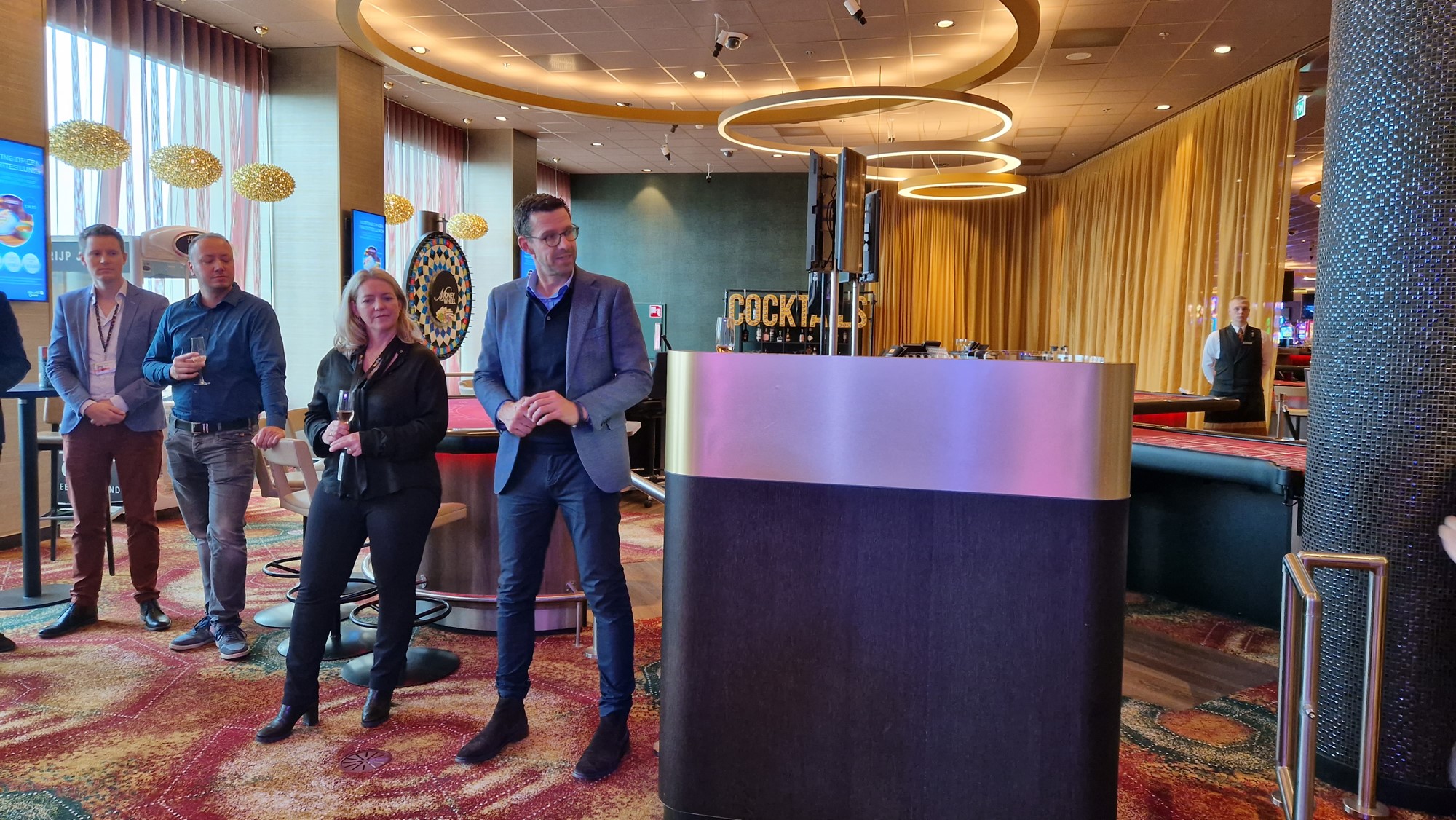 nieuws-holland-casino-groepsfoto-2000x1126.jpg