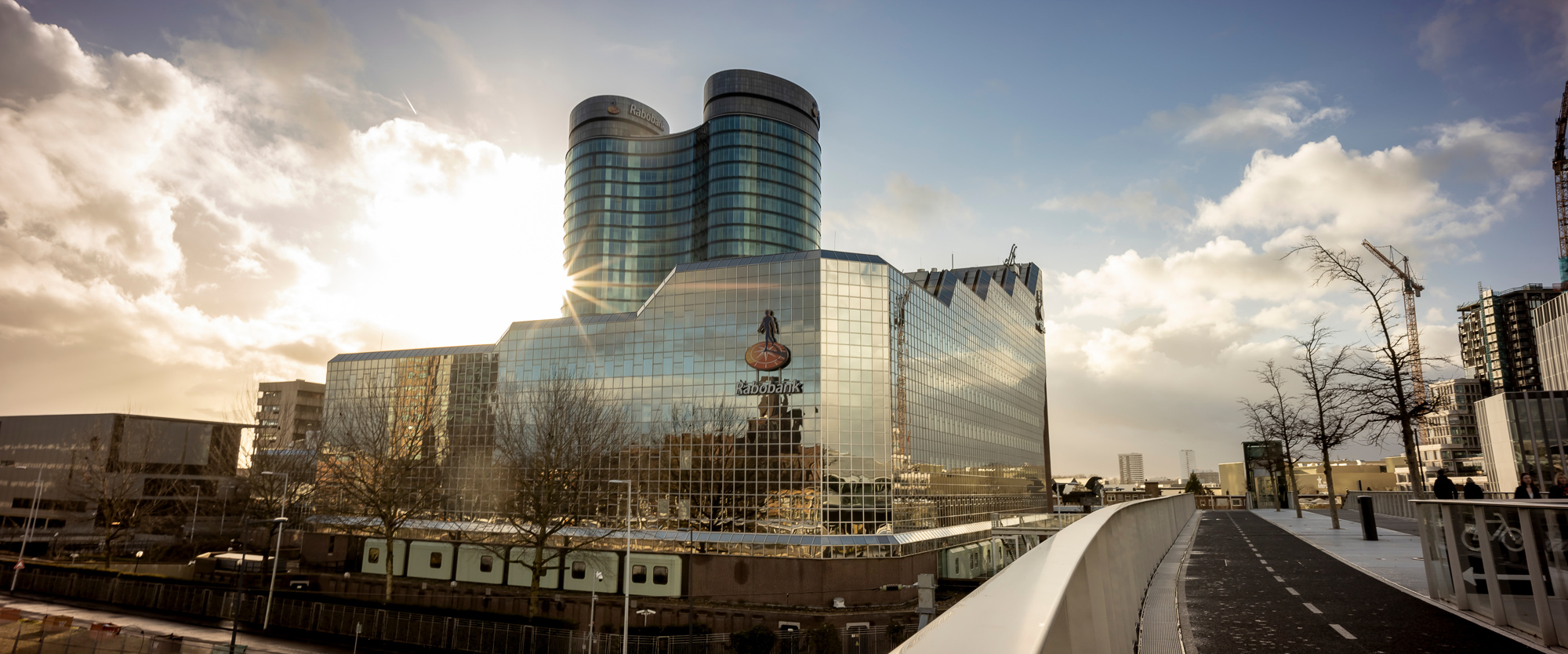cases-rabobank-kantoorpand-buiten-2000x834.jpeg