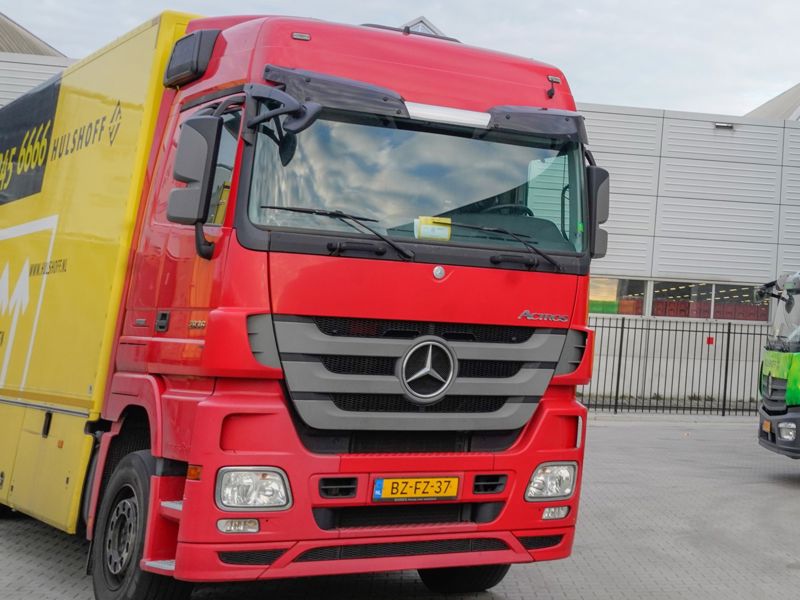 case-hulshoff-vrachtwagen-vooraanzicht-2000x1090.jpg